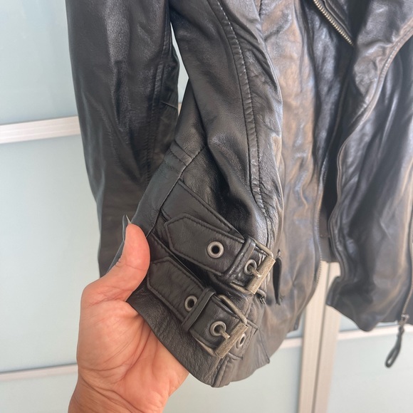 Stylish and Beautiful Muubaa Leather Jacket - Picture 5 of 13